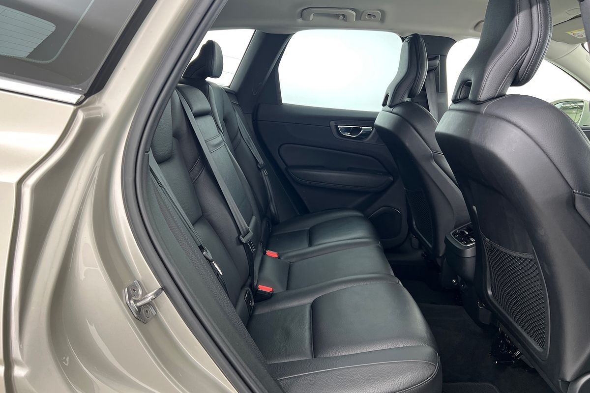 2021 Volvo XC60 D4 Inscription