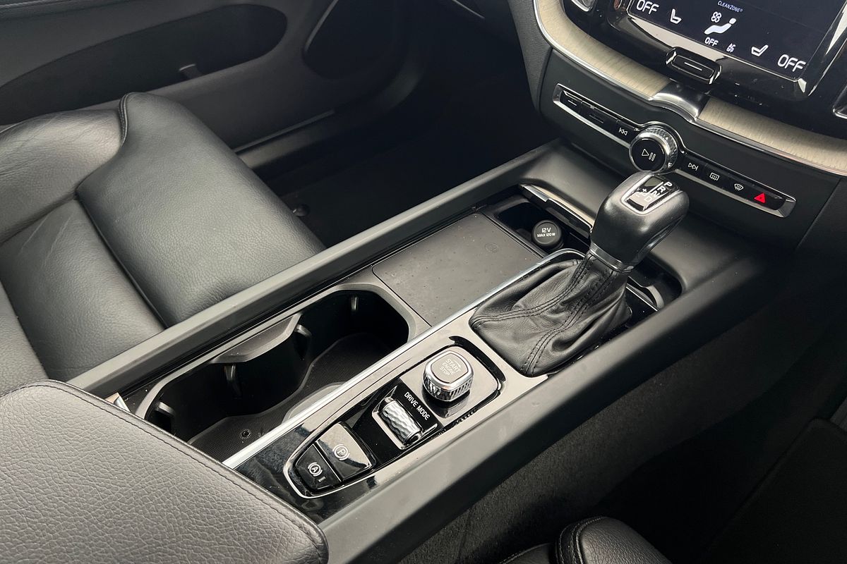 2021 Volvo XC60 D4 Inscription