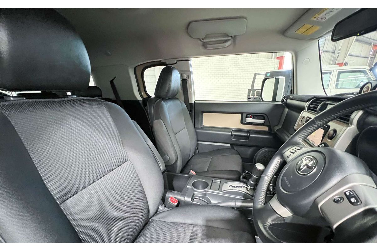 2013 Toyota FJ Cruiser GSJ15R