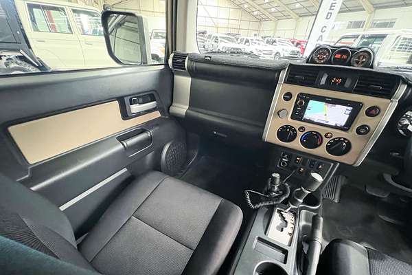 2013 Toyota FJ Cruiser GSJ15R