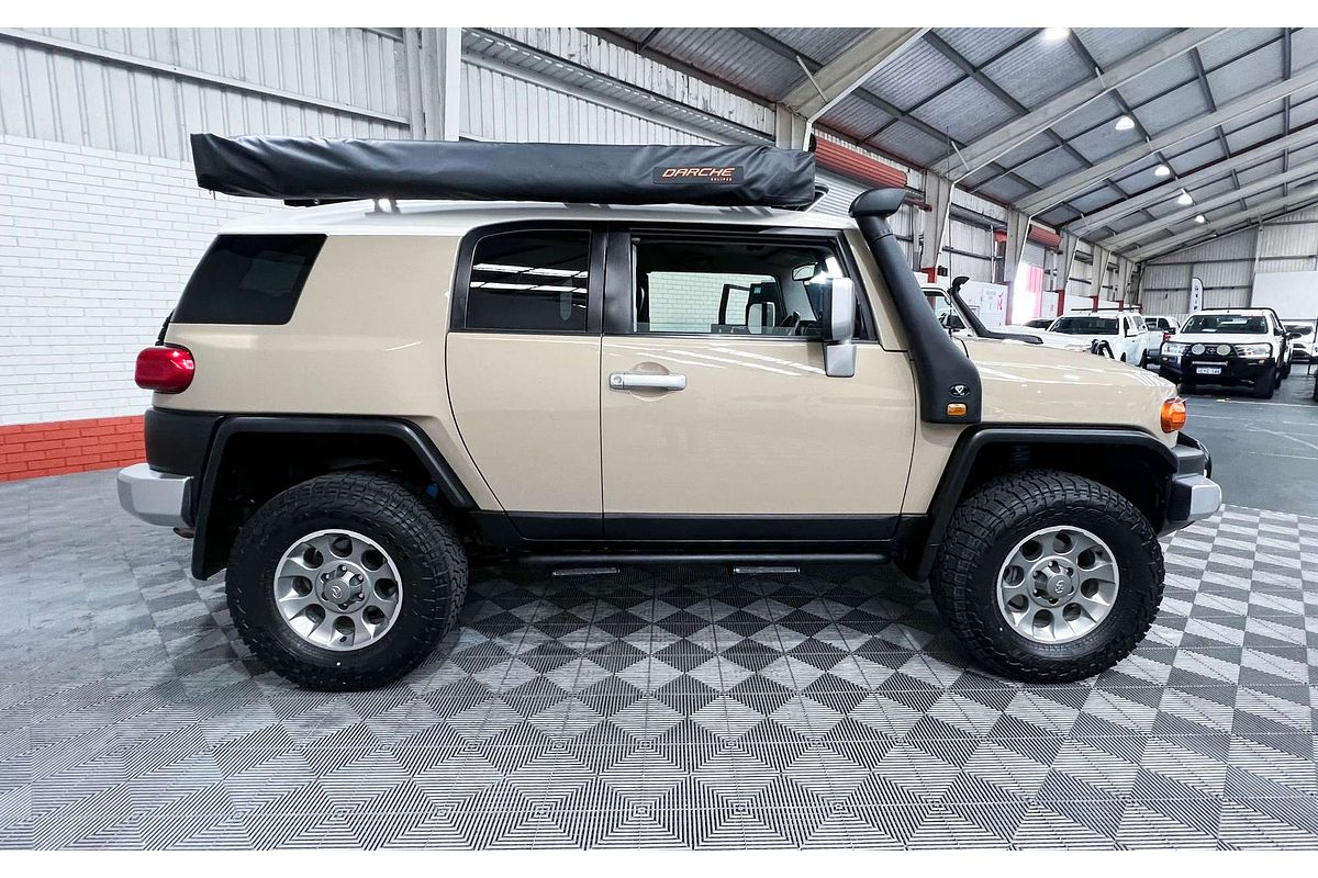 2013 Toyota FJ Cruiser GSJ15R