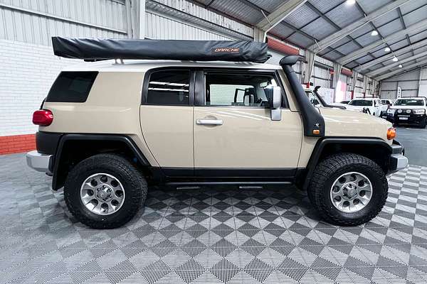 2013 Toyota FJ Cruiser GSJ15R