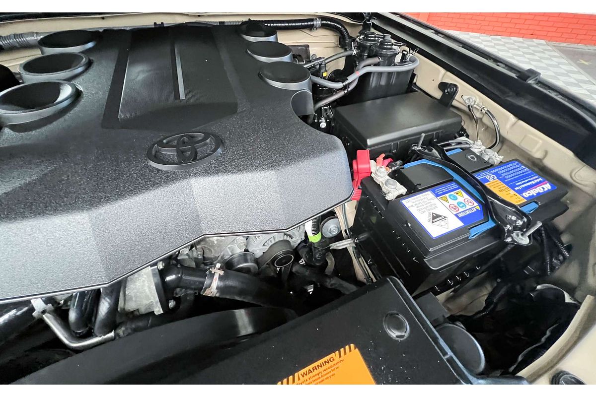 2013 Toyota FJ Cruiser GSJ15R