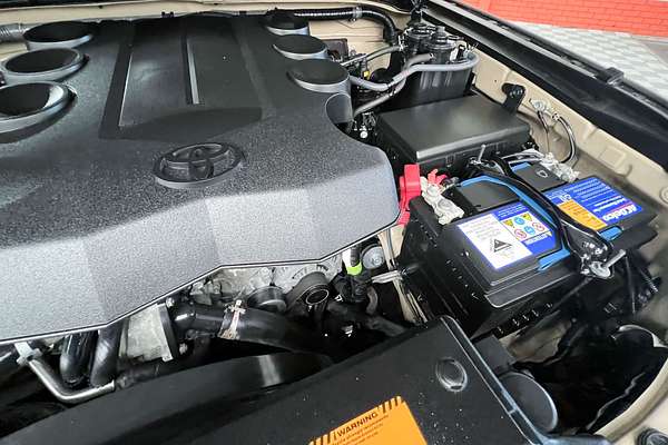2013 Toyota FJ Cruiser GSJ15R