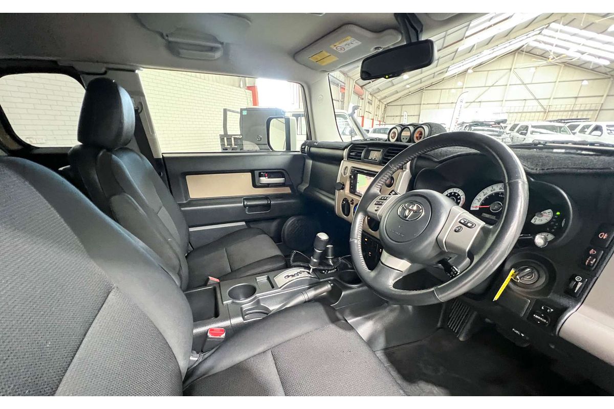 2013 Toyota FJ Cruiser GSJ15R