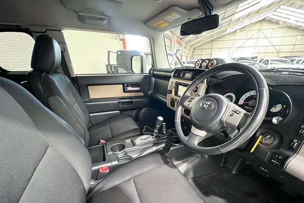 2013 Toyota FJ Cruiser GSJ15R