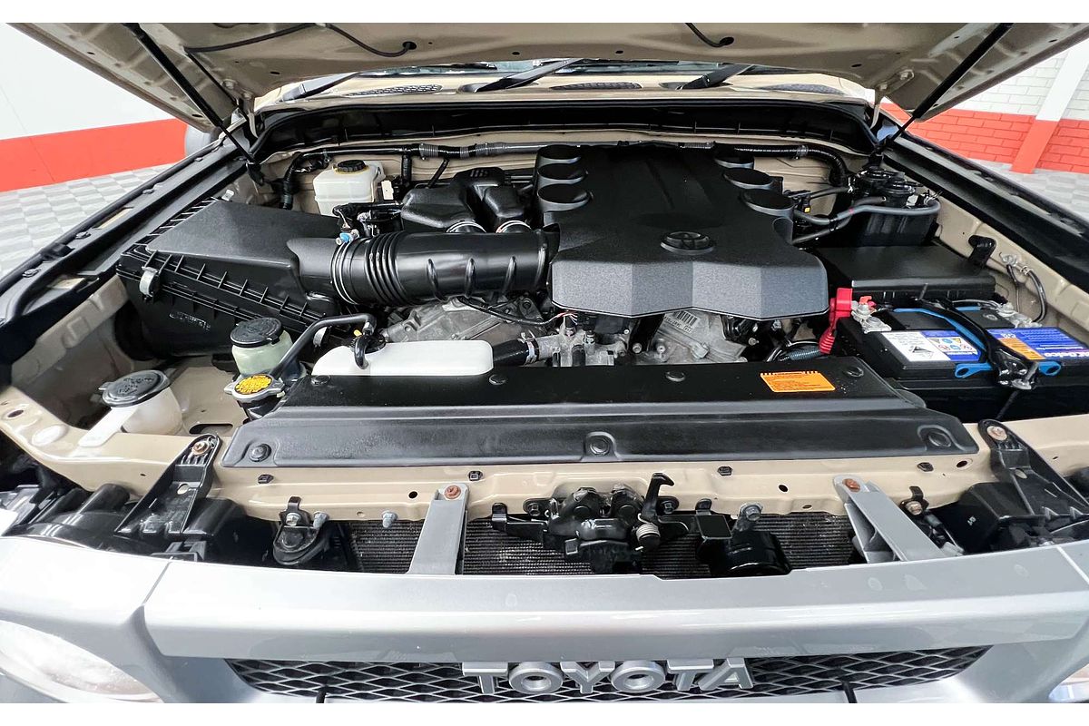 2013 Toyota FJ Cruiser GSJ15R