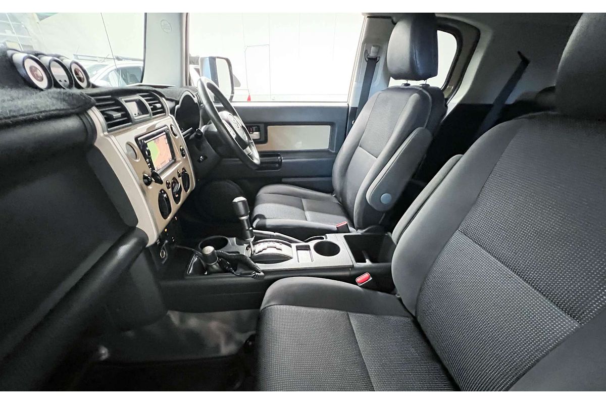 2013 Toyota FJ Cruiser GSJ15R