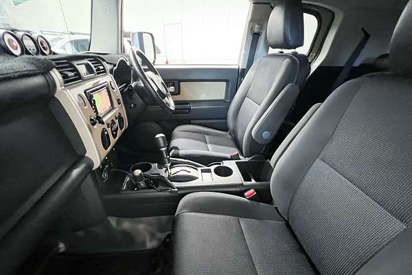 2013 Toyota FJ Cruiser GSJ15R
