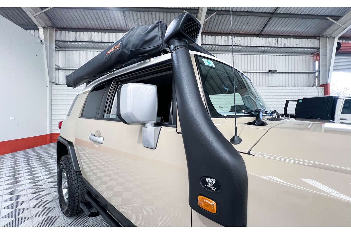 2013 Toyota FJ Cruiser GSJ15R