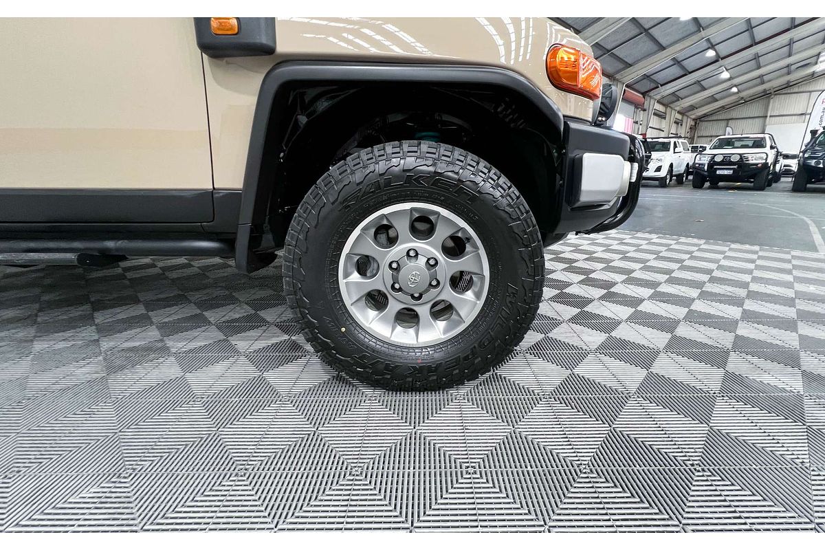 2013 Toyota FJ Cruiser GSJ15R