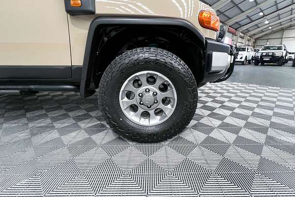 2013 Toyota FJ Cruiser GSJ15R
