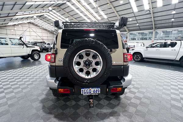2013 Toyota FJ Cruiser GSJ15R