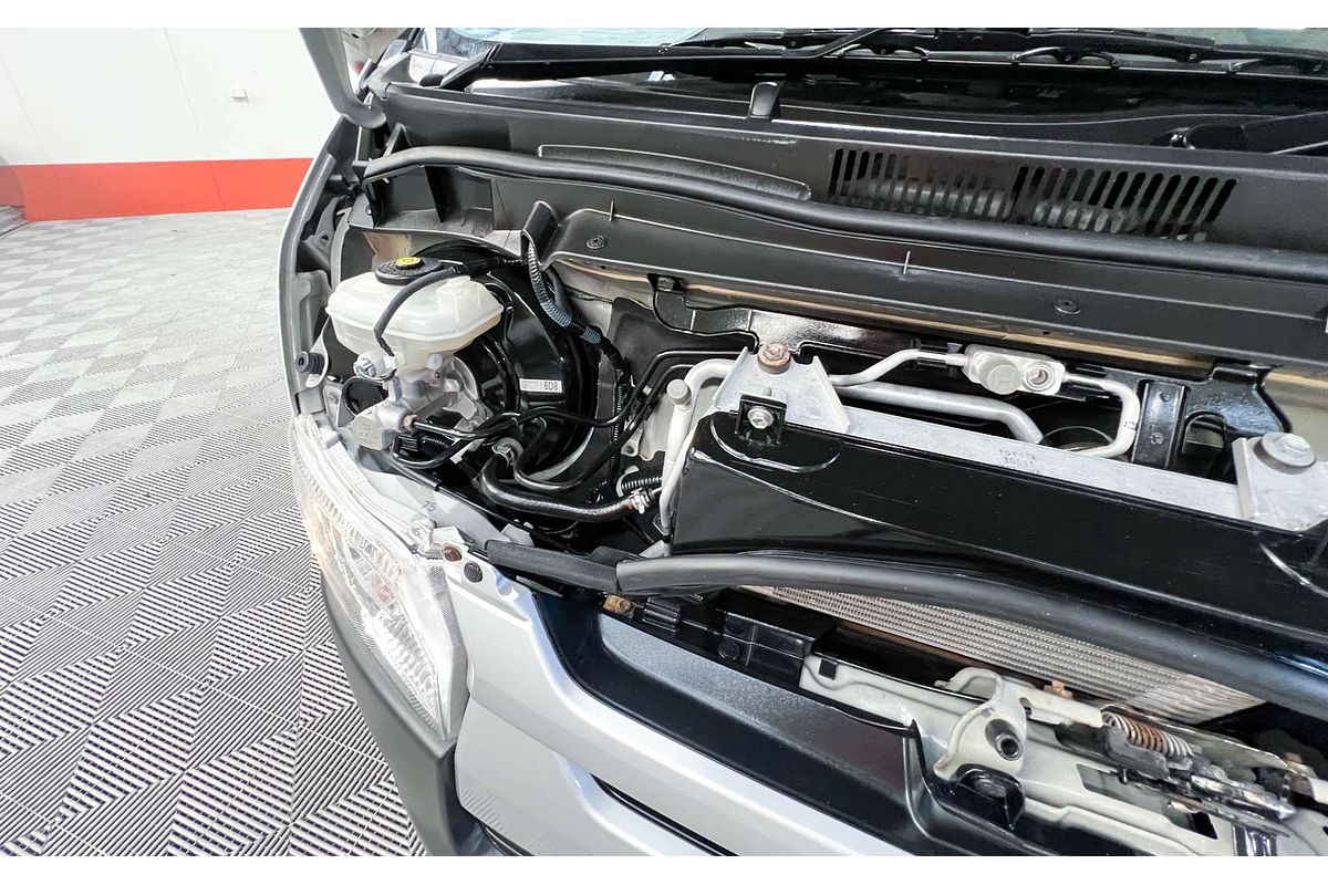 2017 Toyota Hiace KDH201R LWB
