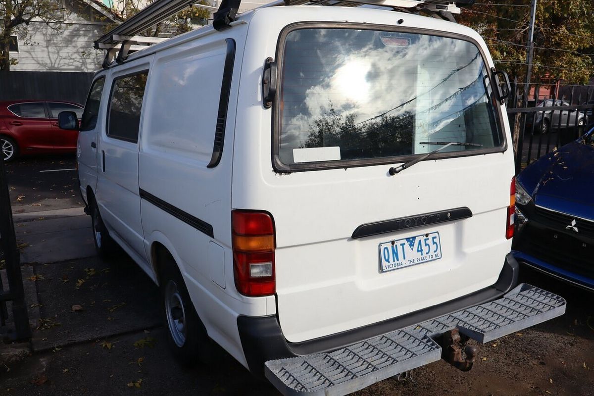 2000 Toyota HiAce SBV LWB RCH22R
