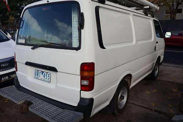 2000 Toyota HiAce SBV LWB RCH22R