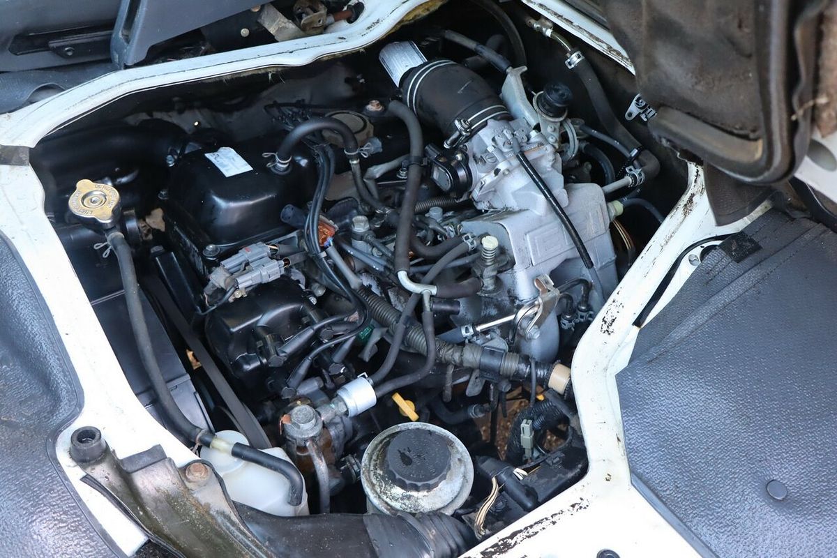 2000 Toyota HiAce SBV LWB RCH22R