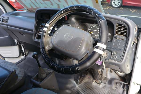2000 Toyota HiAce SBV LWB RCH22R