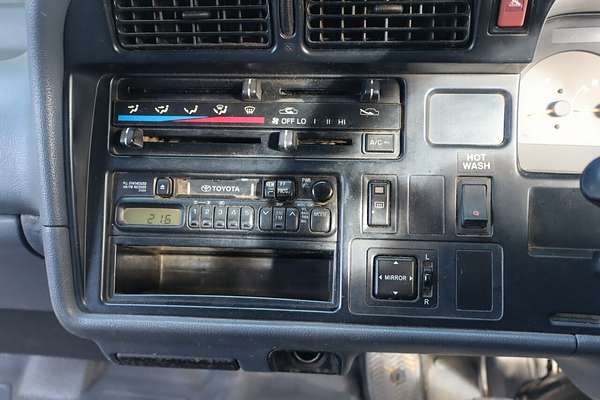 2000 Toyota HiAce SBV LWB RCH22R