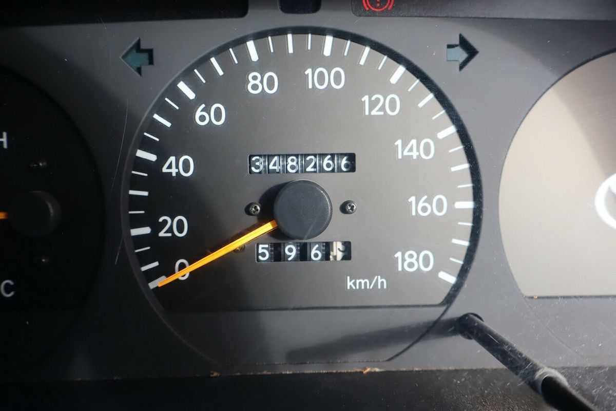 2000 Toyota HiAce SBV LWB RCH22R