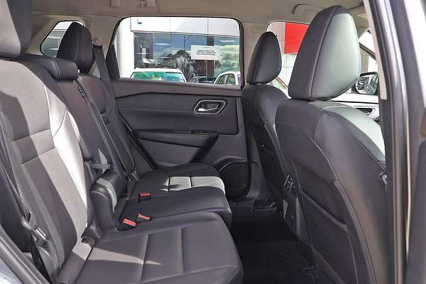 2024 Nissan X-TRAIL ST-L T33