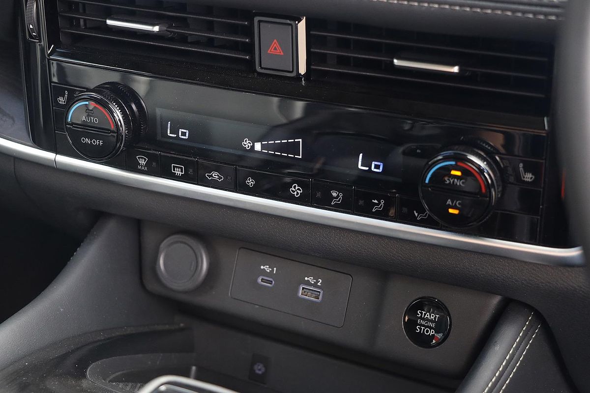 2024 Nissan X-TRAIL ST-L T33