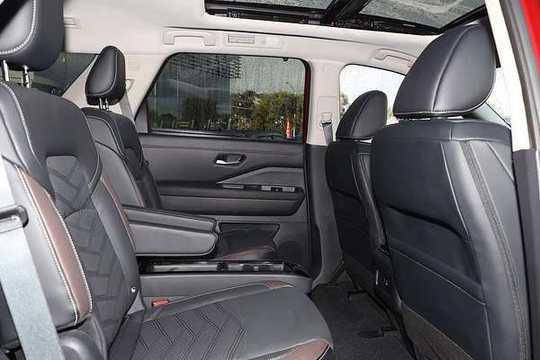 2023 Nissan Pathfinder Ti-L R53