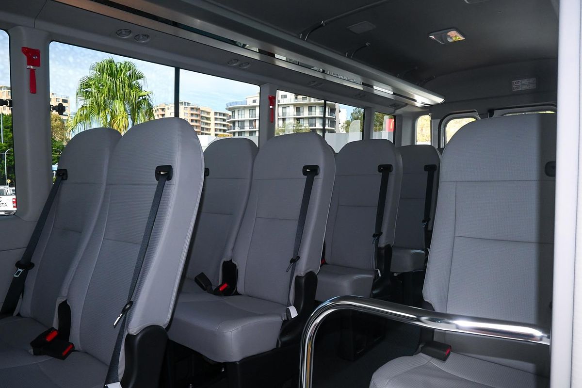 2025 Toyota Coaster GDB70R