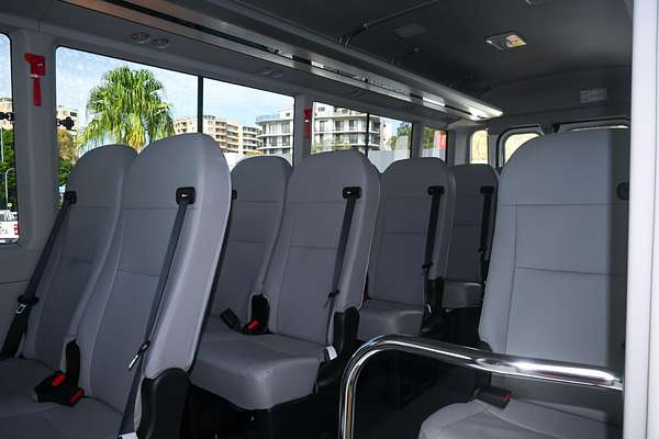 2025 Toyota Coaster GDB70R