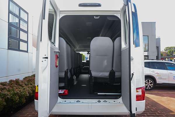 2025 Toyota Coaster GDB70R