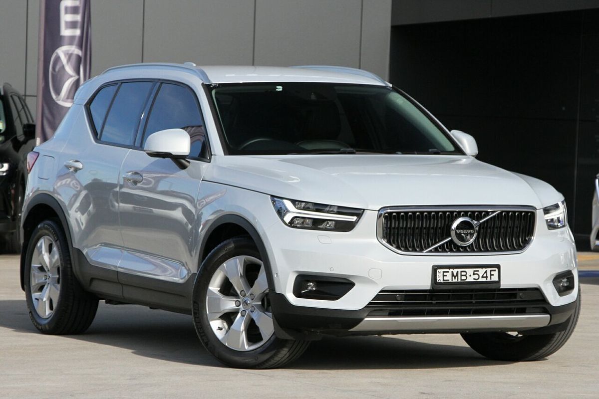 2020 Volvo XC40 T4 Momentum