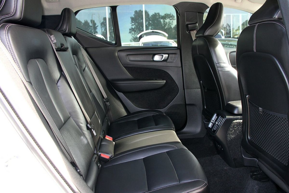 2020 Volvo XC40 T4 Momentum