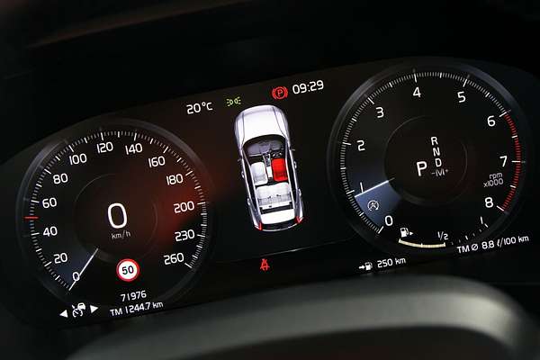 2020 Volvo XC40 T4 Momentum