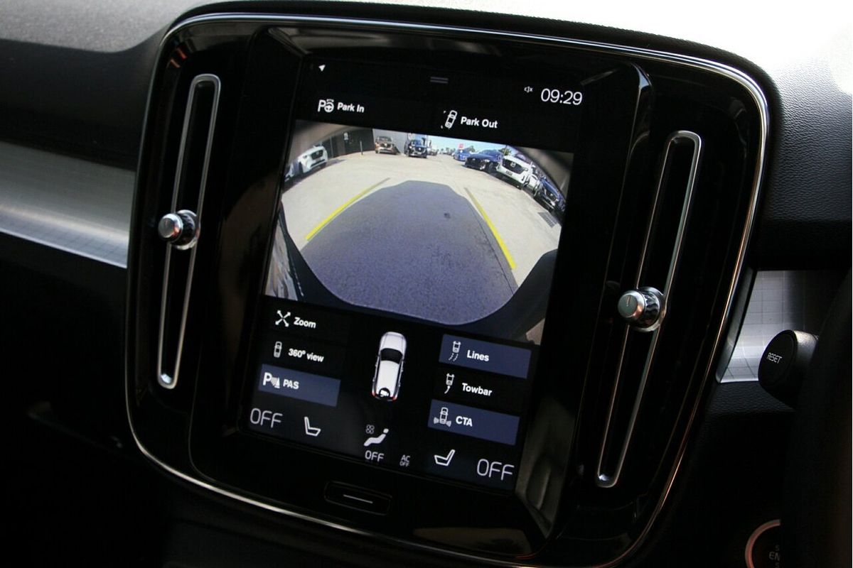 2020 Volvo XC40 T4 Momentum