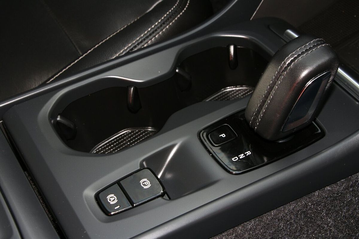 2020 Volvo XC40 T4 Momentum