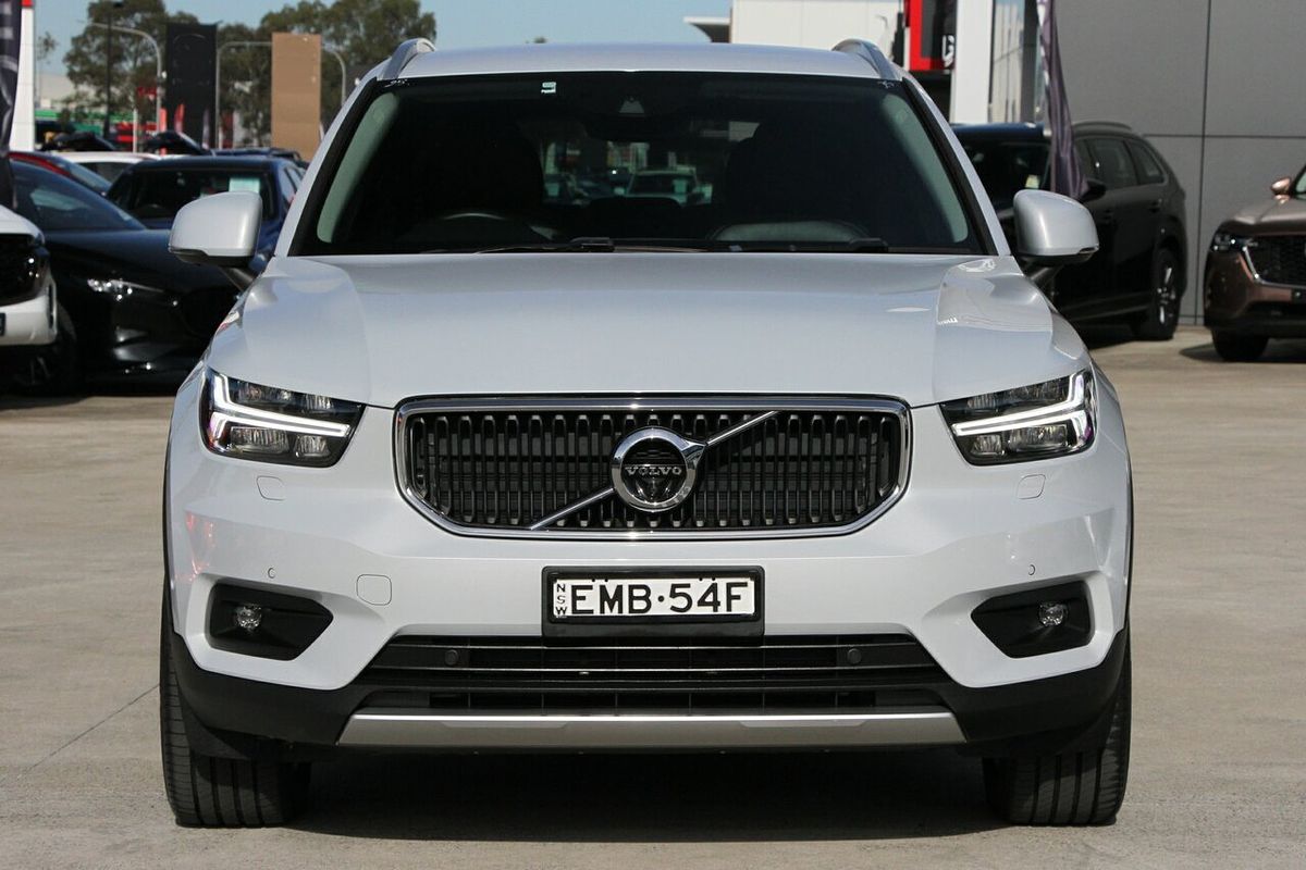 2020 Volvo XC40 T4 Momentum