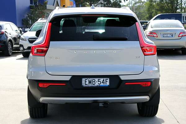 2020 Volvo XC40 T4 Momentum