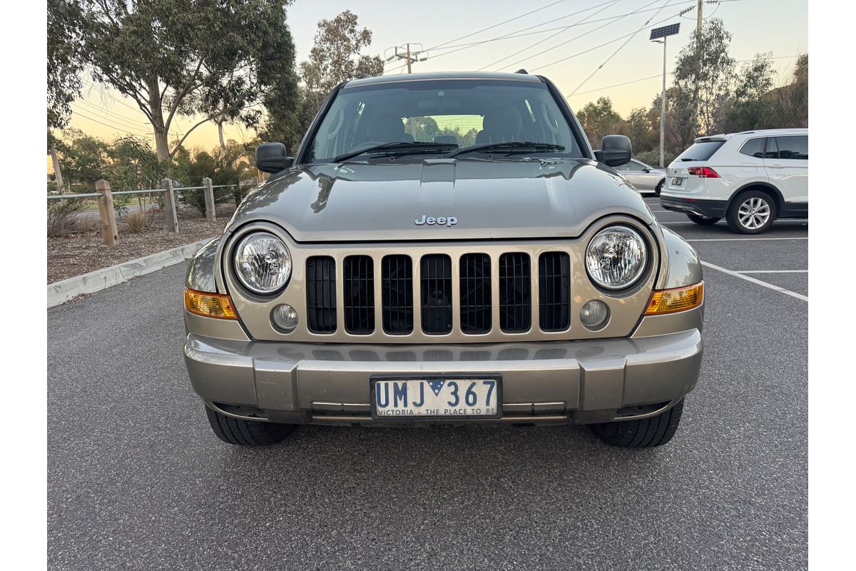 2006 Jeep Cherokee Limited KJ
