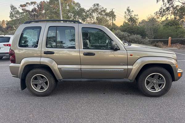 2006 Jeep Cherokee Limited KJ