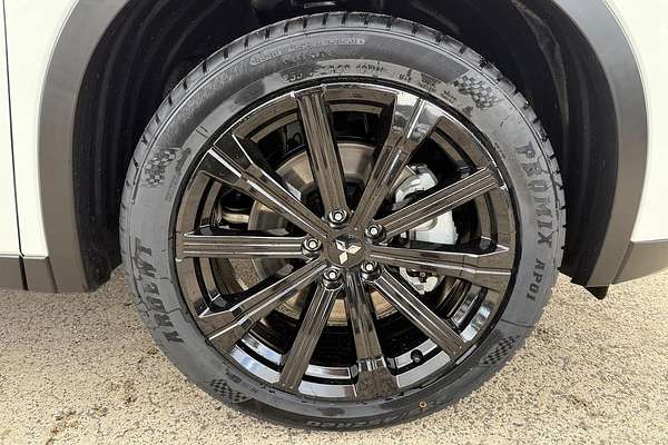 2024 Mitsubishi Outlander LS ZM
