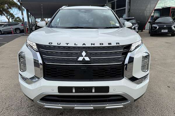 2024 Mitsubishi Outlander LS ZM