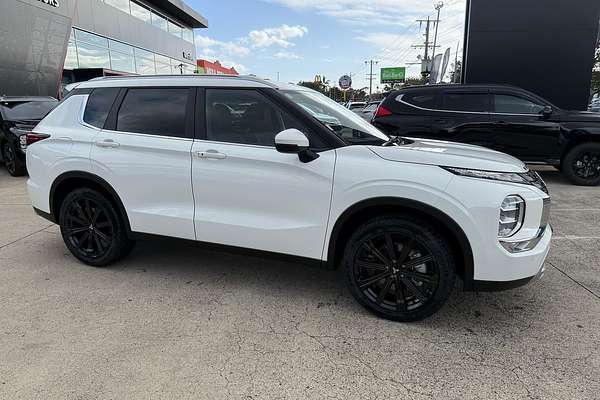 2024 Mitsubishi Outlander LS ZM