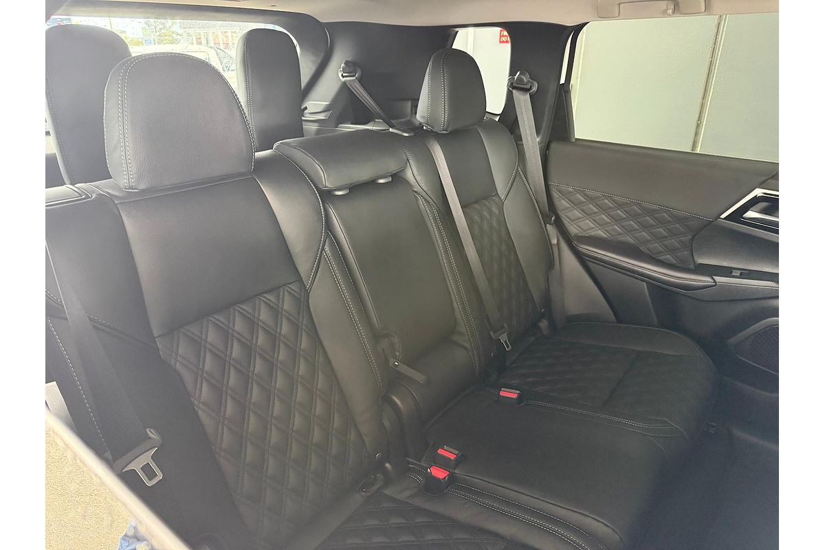 2024 Mitsubishi Outlander LS ZM