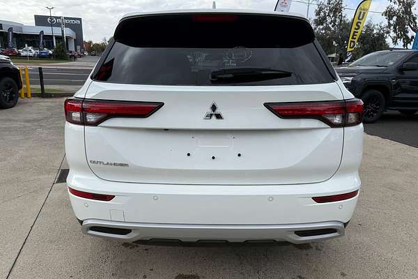 2024 Mitsubishi Outlander LS ZM