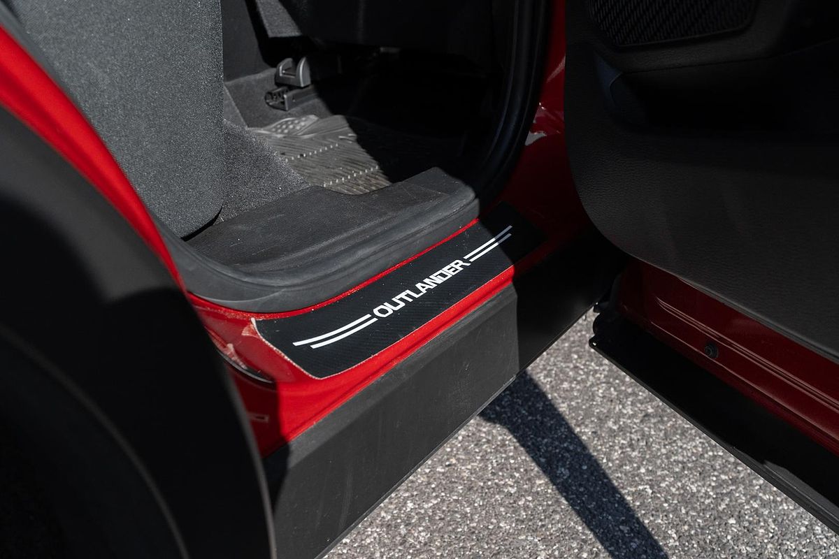 2022 Mitsubishi Outlander ES ZM