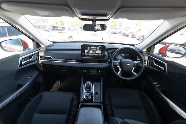 2022 Mitsubishi Outlander ES ZM