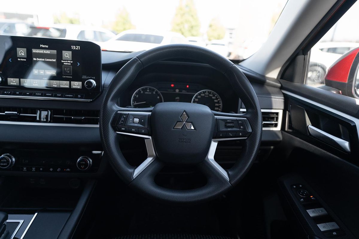 2022 Mitsubishi Outlander ES ZM