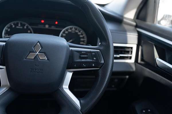 2022 Mitsubishi Outlander ES ZM