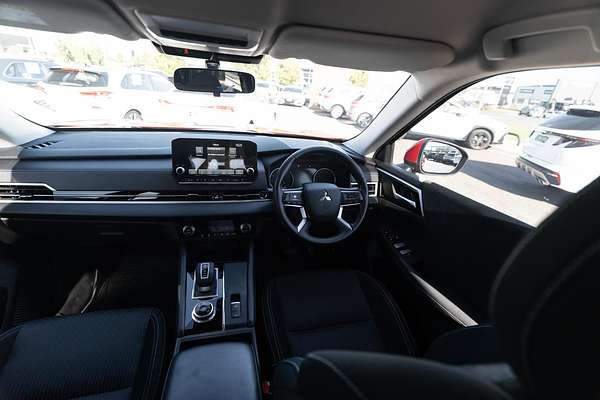 2022 Mitsubishi Outlander ES ZM