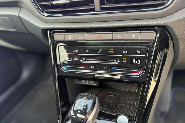 2024 Volkswagen T-Roc R D11